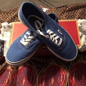 Cobalt blue unisex Vans low tops